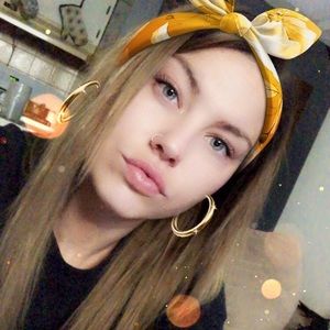 Meet your Posher, Daniella